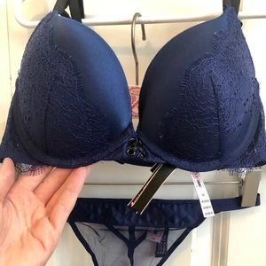NWT Victoria Secret Push Up Navy Bra Panty Set 32C